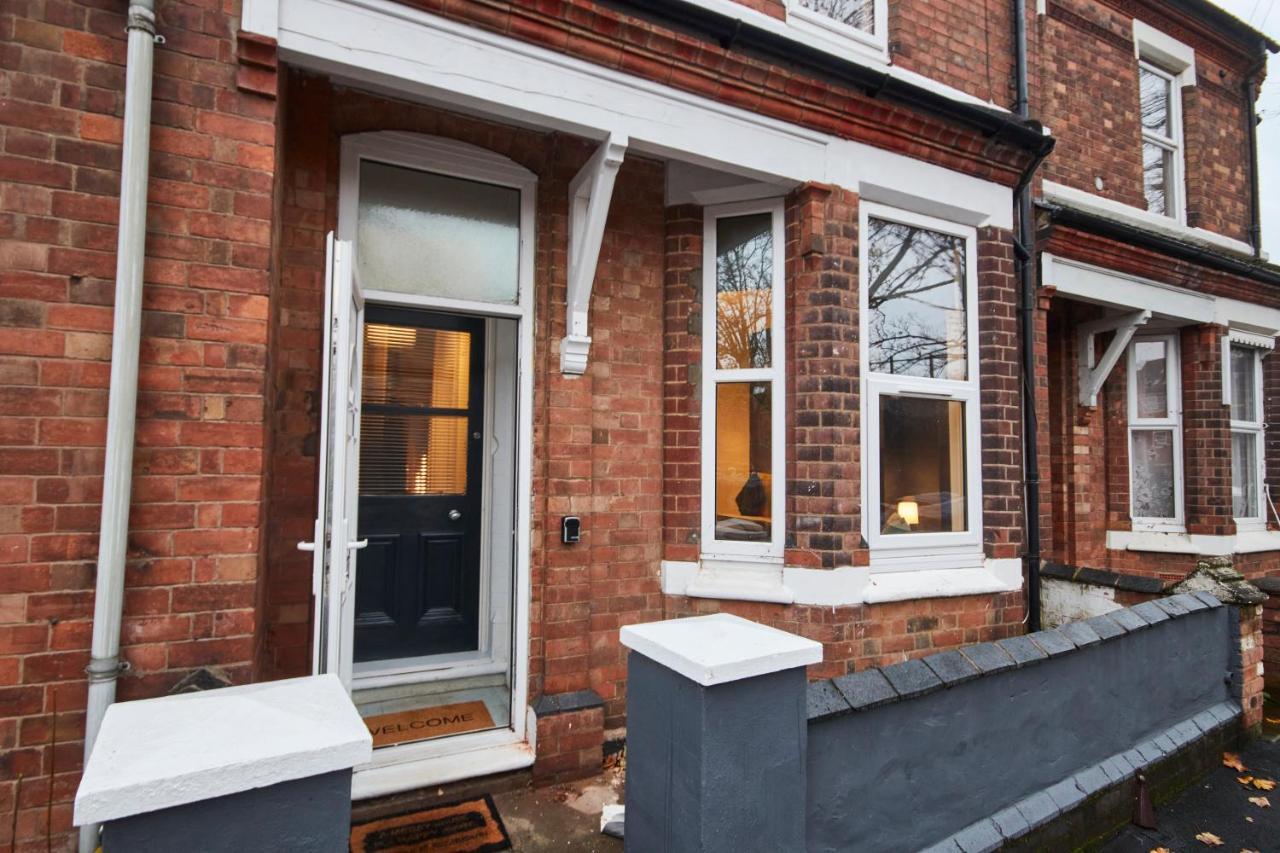 5 Bed House In Leamington Spa Perfect For Contractors With 7 Beds By Purestay - 14 Night Min! Exteriör bild