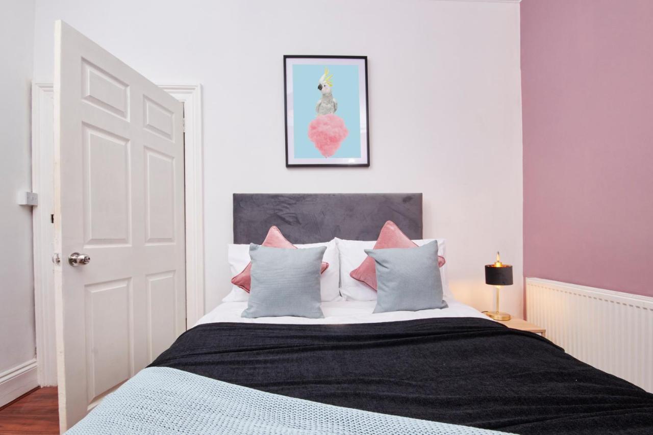 5 Bed House In Leamington Spa Perfect For Contractors With 7 Beds By Purestay - 14 Night Min! Exteriör bild
